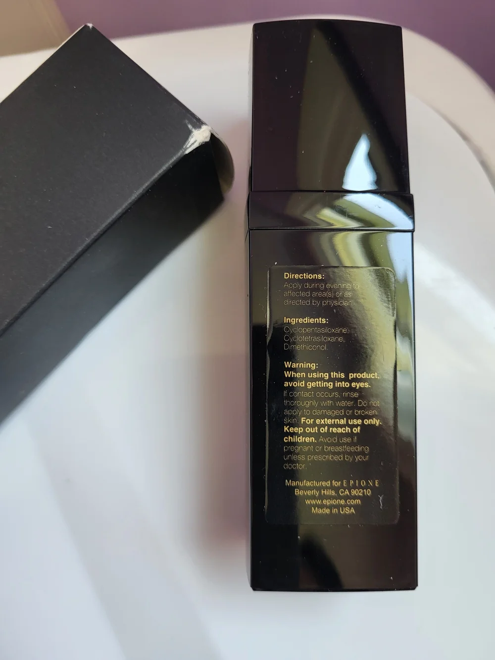 Flawless Serum Primer in Black & Gold
